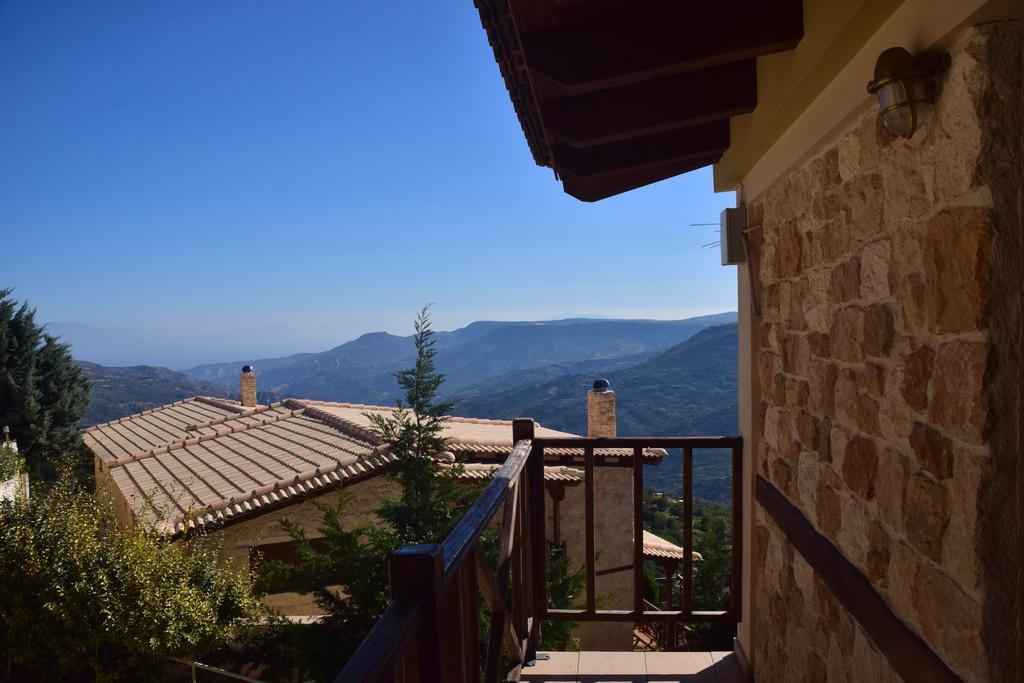 Aetoma Suites Synikia Mesi Trikalon エクステリア 写真
